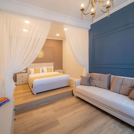 Bluesky Ultra-Central Premium Apartment オラデア エクステリア 写真