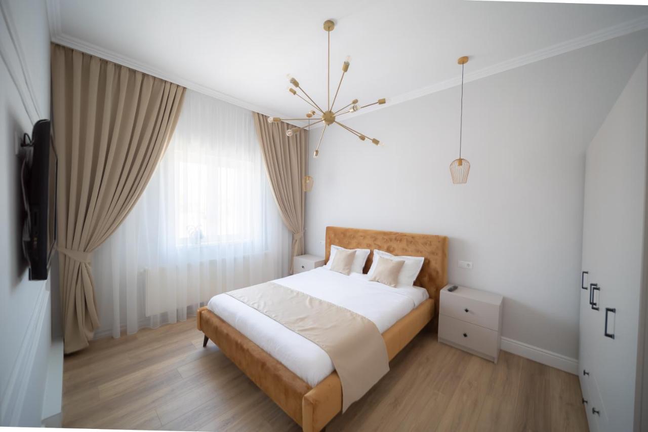 Bluesky Ultra-Central Premium Apartment オラデア エクステリア 写真