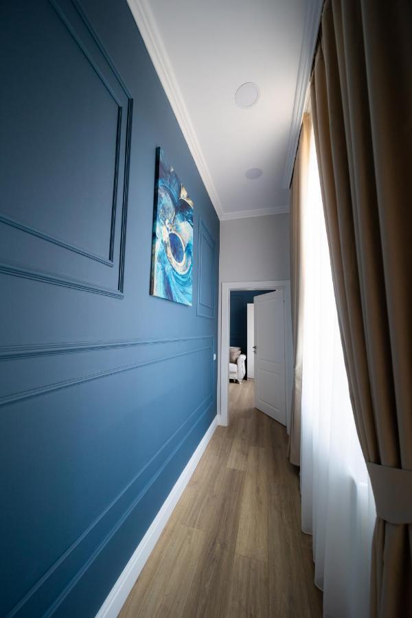 Bluesky Ultra-Central Premium Apartment オラデア エクステリア 写真